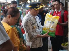 Pastikan Harga Beras dan Pasokan Aman, Pj Bupati Jepara Sidak ke Pasar Pastikan Harga Beras dan Pasokan Aman, Pj Bupati Jepara Sidak ke Pasar