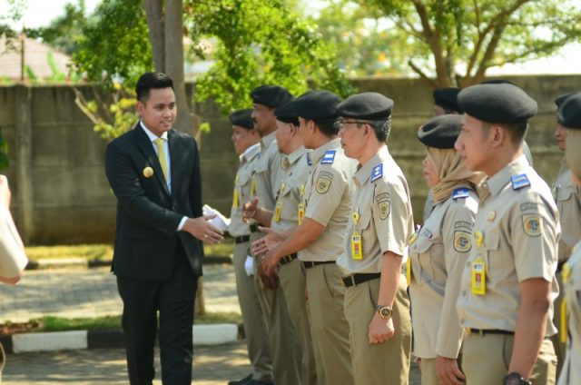 Upacara HUT ATR/BPN ke - 63, ATR/BPN Kendal Serahkan Sertifikat Elektronik