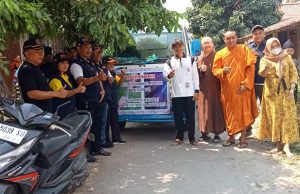 Kerjasama dengan LKK-BPD, Warga Budhayana Indonesia Droping 40 Tangki Air Bersih Kerjasama dengan LKK-BPD, Warga Budhayana Indonesia Droping 40 Tangki Air Bersih