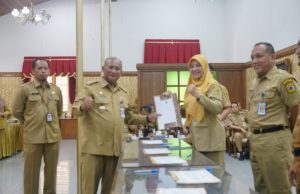 Coffee Morning Awal Tahun, Pj Bupati Tandatangani Pakta Integritas PJ Bupati Pati menandatangani Pakta Integritas bersama seluruh Kepala Perangkat Daerah