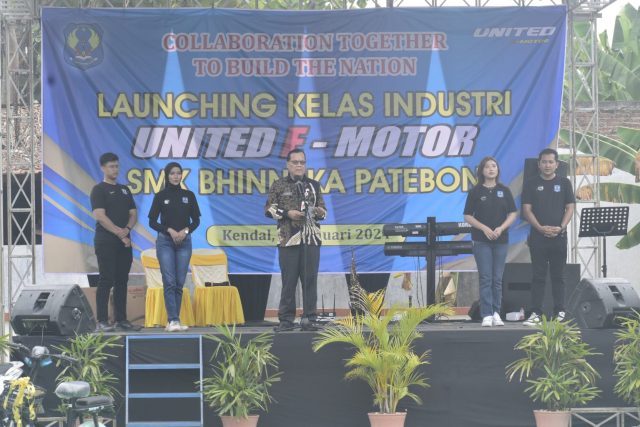 SMK Bhineka Patebon Luncurkan Kelas Industri Sepeda Motor Listrik