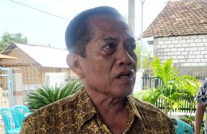 Dewan Sukarno Sebut, Alsintan di BPP Bisa Dipakai Petani Anggota DPRD Kabupaten Pati, H Sukarno saat memantau pelaksaan pemungutan suara di sejumlah TPS Desa Tluwuk, Kecamatan Wedarijaksa