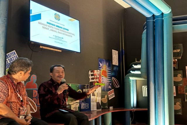 Kepala BSKDN Kemendagri Yusharto Huntoyungo saat menjadi narasumber dalam sebuah diskusi yang diselenggarakan oleh Tender Indonesia