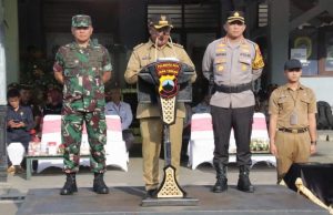 Hadiri Apel Pergeseran Pasukan Pengaman TPS Pemilu 2024, Pj Bupati Berikan Pengarahan Pj Bupati Pati saat, mengikuti Apel Pergeseran Petugas Keamanan dan Ketertiban