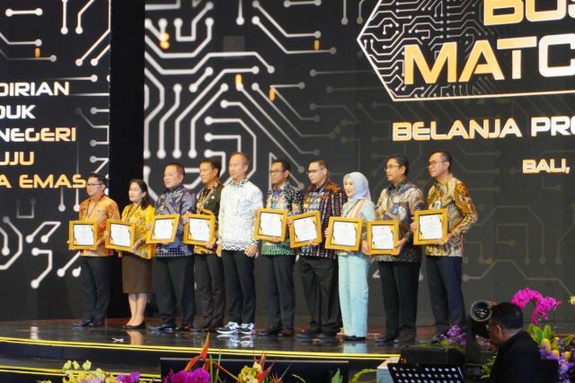 Pemdaprov Jabar Raih Penghargaan P2DN Terbaik 2024