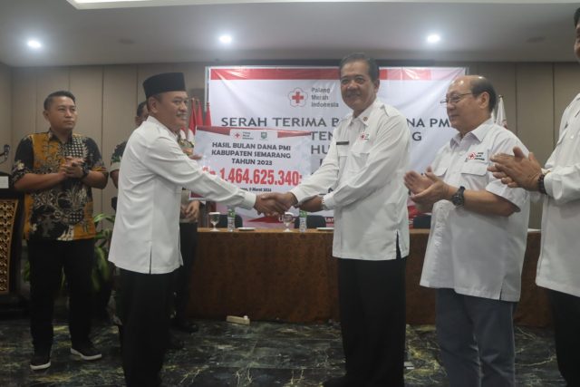 Serah terima hasil bulan dana PMI tahun 2023 di Dusun Semilir, Bawen