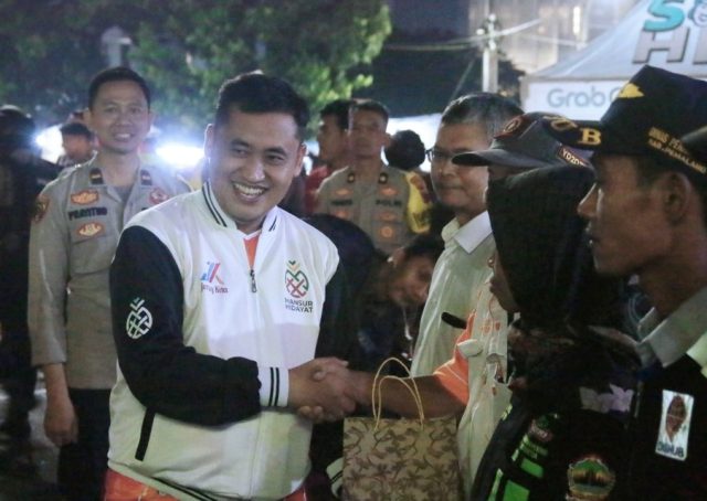 Bupati Pemalang saat melaksanakan Monitoring Pos Pengamanan Lebaran Idul Fitri di Pos Gandulan dan Alun-alun Pemalang