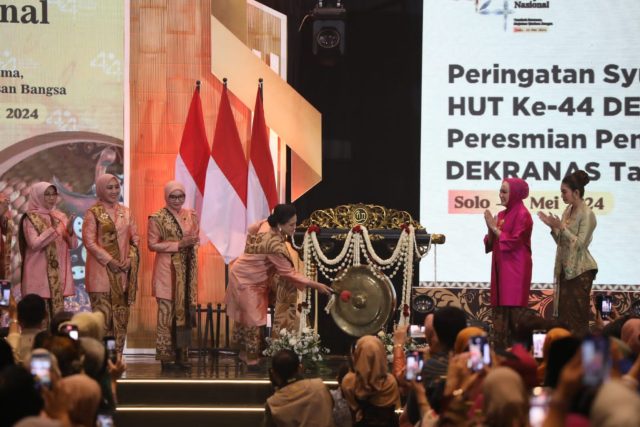 Hari Jadi ke-44 Dekranas di Solo, Shinta : Momen Tingkatkan Motivasi Perajin Kriya dan Wastra