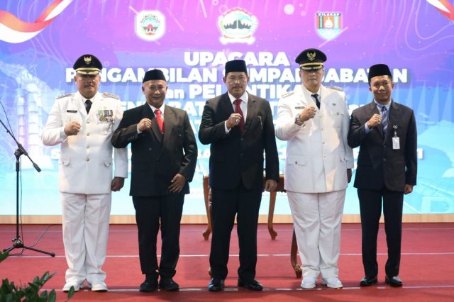 Lantik Pj Bupati Pati dan Cilacap, Ini Pesan Khusus Nana Sudjana