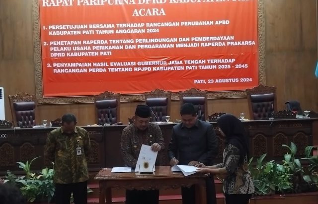 Penandatanganan persetujuan Raperda APBD Perubahan tahun 2024