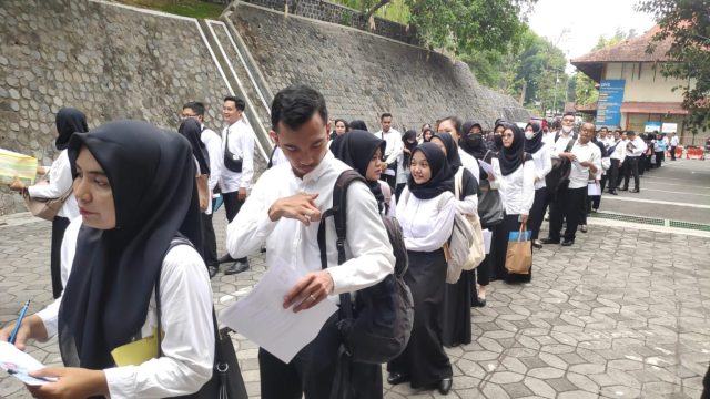 Pendaftaran Calon Pegawai Negeri Sipil (CPNS) di Kabupaten Rembang akan dimulai pada Selasa, hari ini