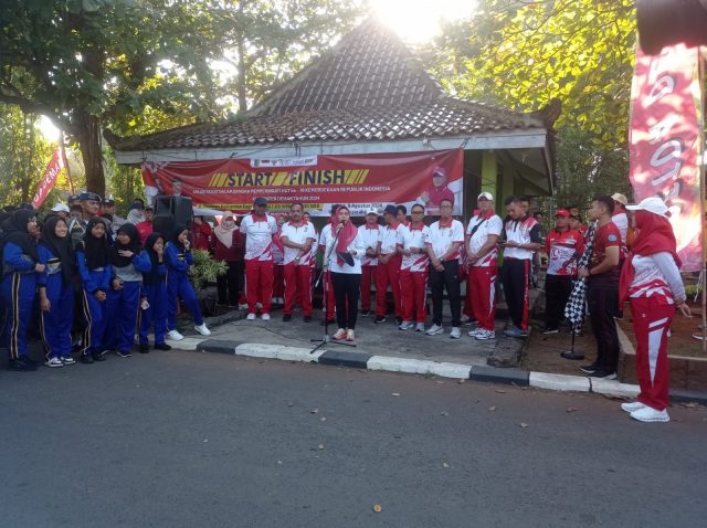 Ribuan Peserta Ikuti Jalan Sehat HUT RI ke-79