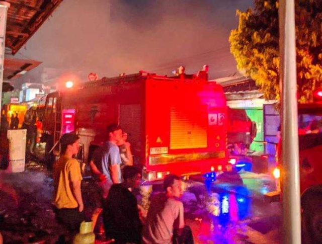 Kebakaran terjadi di Komplek Ruko Pasar Gabus tadi pagi dini hari