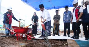 Program Speling Tuai Apresiasi, Pemprov Jateng Terima Bantuan Alat Pemeriksaan TBC Portabel Taj Yasin, saat Peletakan Batu Pertama Gedung Darussalam Rumah Sakit Islam Banjarnegara