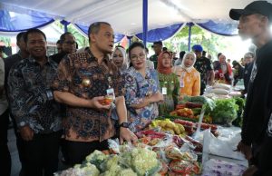 Gerakan Pasar Murah Serentak Pemprov, Warga Semarang Serbu Bahan Pokok Gubernur Jawa Tengah, Ahmad Luthfi, dalam kegiatan operasi pasar