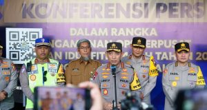 Antisipasi Kepadatan Lalu Lintas Jalan Tol, Jateng Siapkan “One Way” Lokal Kapolri Listyo Sigit Prabowo memberikan apresiasi terhadap kesiapan menghadapi arus mudik, yang dilaksanakan oleh Pos Terpadu Kalikangkung