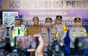 Antisipasi Kepadatan Lalu Lintas Jalan Tol, Jateng Siapkan “One Way” Lokal Kapolri Listyo Sigit Prabowo memberikan apresiasi terhadap kesiapan menghadapi arus mudik, yang dilaksanakan oleh Pos Terpadu Kalikangkung