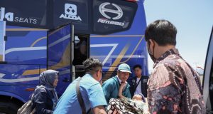 Wagub Taj Yasin Sigap Fasilitasi Pemudik Hidrosefalus, Siapkan Pengantaran Sampai Rumah Wagub Taj Yasin Sigap Fasilitasi Pemudik Hidrosefalus, Siapkan Pengantaran Sampai Rumah