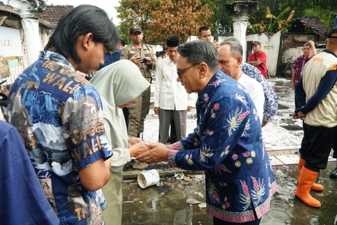 Pemkab Pati dan Baznas Berikan Bantuan bagi Korban Kebakaran di Desa Degan