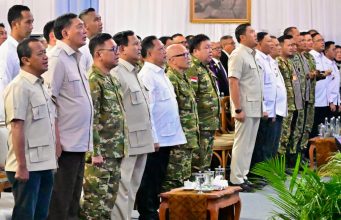 Gubernur Ahmad Luthfi Dampingi Presiden Prabowo Hadiri Retreat Ketua DPRD di Magelang Gubernur Jawa Tengah Ahmad Luthfi mendampingi Presiden RI Prabowo Subianto