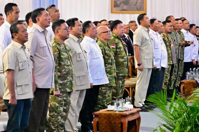 Gubernur Jawa Tengah Ahmad Luthfi mendampingi Presiden RI Prabowo Subianto