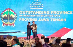 Progresif Tangani Stunting, Ahmad Luthfi Raih National Governance Award Gubernur Jawa Tengah Ahmad Luthfi menerima penghargaan National Governance Award 2026.