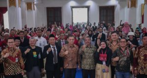 Pedagang Bakso di Jateng Capai 17,5 Ribu, Pemprov Dorong Sertifikasi Halal Gubernur Jawa Tengah Ahmad Luthfi, saat Silaturahmi dan Halalbihalal Apmiso Jawa Tengah, di Wisma Perdamaian Semarang