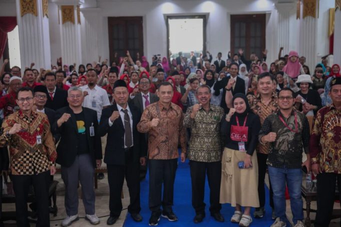 Pedagang Bakso di Jateng Capai 17,5 Ribu, Pemprov Dorong Sertifikasi Halal Gubernur Jawa Tengah Ahmad Luthfi, saat Silaturahmi dan Halalbihalal Apmiso Jawa Tengah, di Wisma Perdamaian Semarang