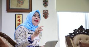 Isu Kenaikan Harga Plastik, Pemprov Jateng Pastikan Tak Ada Penimbunan dan Dorong Penggunaan Bioplastik Isu Kenaikan Harga Plastik, Pemprov Jateng Pastikan Tak Ada Penimbunan dan Dorong Penggunaan Bioplastik