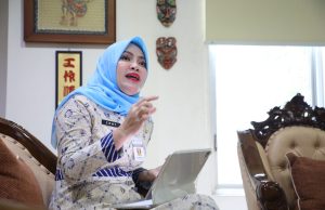 Isu Kenaikan Harga Plastik, Pemprov Jateng Pastikan Tak Ada Penimbunan dan Dorong Penggunaan Bioplastik Isu Kenaikan Harga Plastik, Pemprov Jateng Pastikan Tak Ada Penimbunan dan Dorong Penggunaan Bioplastik