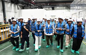Komisi XII Dorong Pabrik Baterai CATIB Serap Tenaga Kerja Lokal dan Terapkan Industri Hijau Wakil Ketua Komisi XII DPR RI Putri Zulkifli Hasan dalam Kunjungan Kerja Komisi XII ke Karawang Jawa Barat, Rabu (15/4/2026). Foto : Rni/Andri
