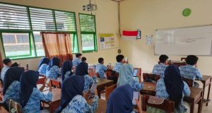 Satu Aplikasi, Banyak Perubahan! SEPAKAT Jadi Senjata Baru SMPN 1 Jaken dalam Membentuk Karakter Siswa