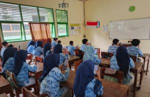 Satu Aplikasi, Banyak Perubahan! SEPAKAT Jadi Senjata Baru SMPN 1 Jaken dalam Membentuk Karakter Siswa