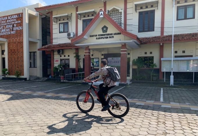 Kemenag Pati Terapkan WFH Tiap Jumat dan Gowes Rabu untuk Hemat Energi
