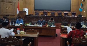 Public Hearing, DPRD Pati Sebut Ranperda Penyelenggaraan Bantuan Hukum Disiapkan Bagi Masyarakat Rentan DPRD Kabupaten Pati menggelar public hearing dalam pembahasan Rancangan Peraturan Daerah (Raperda) tentang Bantuan Hukum