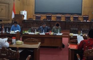 Public Hearing, DPRD Pati Sebut Ranperda Penyelenggaraan Bantuan Hukum Disiapkan Bagi Masyarakat Rentan DPRD Kabupaten Pati menggelar public hearing dalam pembahasan Rancangan Peraturan Daerah (Raperda) tentang Bantuan Hukum