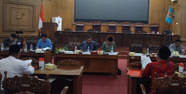 DPRD Kabupaten Pati menggelar public hearing dalam pembahasan Rancangan Peraturan Daerah (Raperda) tentang Bantuan Hukum DPRD Kabupaten Pati menggelar public hearing dalam pembahasan Rancangan Peraturan Daerah (Raperda) tentang Bantuan Hukum