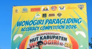 Dua Atlet Paralayang Klaten Sabet Juara di Wonogiri Paragliding Dua atlet Paralayang dari Kabupaten Klaten berhasil mendapatkan kejuaraan dalam kompetisi paralayang “Wonogiri Paragliding”, dalam rangka Hari Jadi Wonogiri ke-285