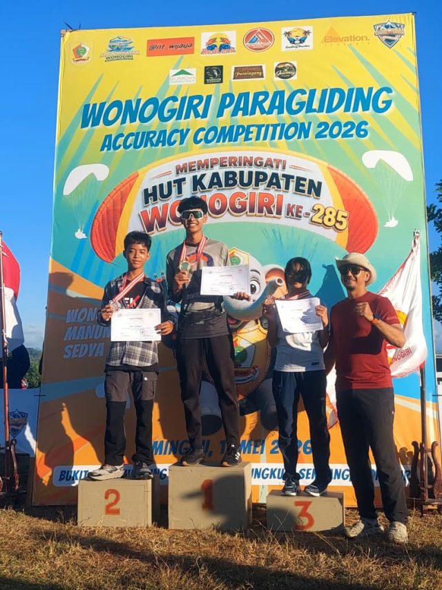 Dua atlet Paralayang dari Kabupaten Klaten berhasil mendapatkan kejuaraan dalam kompetisi paralayang “Wonogiri Paragliding”, dalam rangka Hari Jadi Wonogiri ke-285 Dua atlet Paralayang dari Kabupaten Klaten berhasil mendapatkan kejuaraan dalam kompetisi paralayang “Wonogiri Paragliding”, dalam rangka Hari Jadi Wonogiri ke-285
