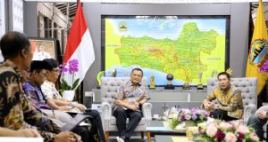 Tingkatkan Kualitas, Pemprov Jateng Buka Peluang ASN Kuliah S2 di Nanyang Technological University Gubernur Jawa Tengah Ahmad Luthfi menerima kunjungan Senior Advisor Nanyang Technological University, Maliki Osman, di Kantor Gubernur