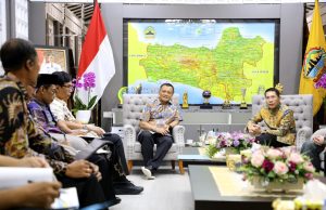 Tingkatkan Kualitas, Pemprov Jateng Buka Peluang ASN Kuliah S2 di Nanyang Technological University Gubernur Jawa Tengah Ahmad Luthfi menerima kunjungan Senior Advisor Nanyang Technological University, Maliki Osman, di Kantor Gubernur