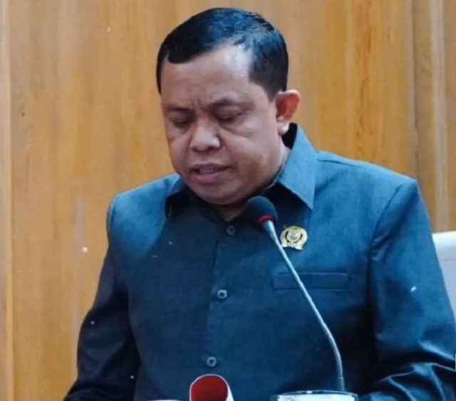 Kastomo, saat menyampailkan laporan hasil Reses Tahap I tahun 2026 Kastomo, S.Pd saat menyampailkan laporan hasil Reses Tahap I tahun 2026