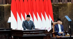 Presiden Paparkan KEM-PPKF RAPBN 2027 di DPR, Tegaskan Prioritas Kesejahteraan Guru Presiden Prabowo Subianto saat menyampaikan langsung pidato di Rapat Paripurna DPR RI ke-19