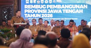 Manfaatkan Lahan Rob, Ahmad Luthfi Telepon Menteri Kelautan dan Perikanan Minta Dukungan Nila Salin Gubernur Jawa Tengah Ahmad Luthfi, di acara Rembug Pembangunan Provinsi Jawa Tengah 2026, di Pendopo Kota Tegal