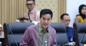 Komisi VI Minta Rekrutmen Pengelola Koperasi Merah Putih Libatkan Warga Desa Wakil Ketua Komisi VI DPR RI Adisatrya Suryo Sulisto saat Raker di Gedung Nusantara I, Kompleks Parlemen, Senayan, Jakarta, Kamis (12/6/2026). Foto : Arifman/Andri
