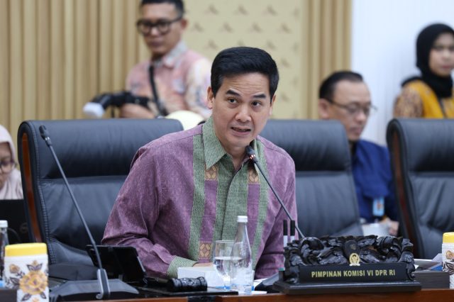 Wakil Ketua Komisi VI DPR RI Adisatrya Suryo Sulisto saat Raker di Gedung Nusantara I, Kompleks Parlemen, Senayan, Jakarta, Wakil Ketua Komisi VI DPR RI Adisatrya Suryo Sulisto saat Raker di Gedung Nusantara I, Kompleks Parlemen, Senayan, Jakarta, Kamis (12/6/2026). Foto : Arifman/Andri