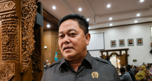 Ketua DPRD Pati Dorong Pengawasan Publik atas Proyek Perbaikan Jalan yang Sedang Berjalan Ketua DPRD Kabupaten Pati, Ali Badrudin