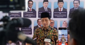 Menag Sebut Ekosistem Ekonomi Syariah Harus Dibangun dengan Kepatuhan dan Kepercayaan Menag Nasaruddin Umar saat doorstop usai menghadiri Shariah-Intelligence: Navigating the Future of Islamic Finance through AI and Digital Innovation
