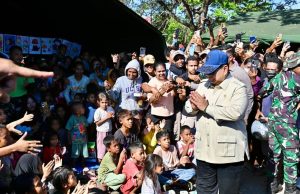 Senyum Anak-Anak Nagekeo di Tengah Tenda Pengungsian