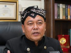 Ketua DPRD Pati Ajak Masyarakat Jadikan Momentum Hari Jadi Pati untuk Perkuat Persatuan Ali Badrudin Ketua DPRD Kabupaten Pati saat diwawancarai awak media
